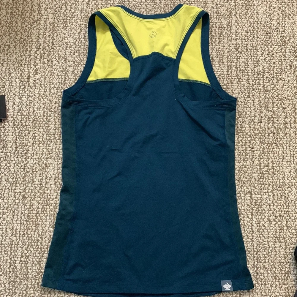 Run in Rabbit Tank Top - Picture 3 of 3